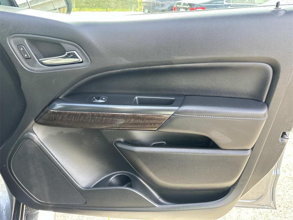 used 2022 GMC Canyon car, priced at $27,000