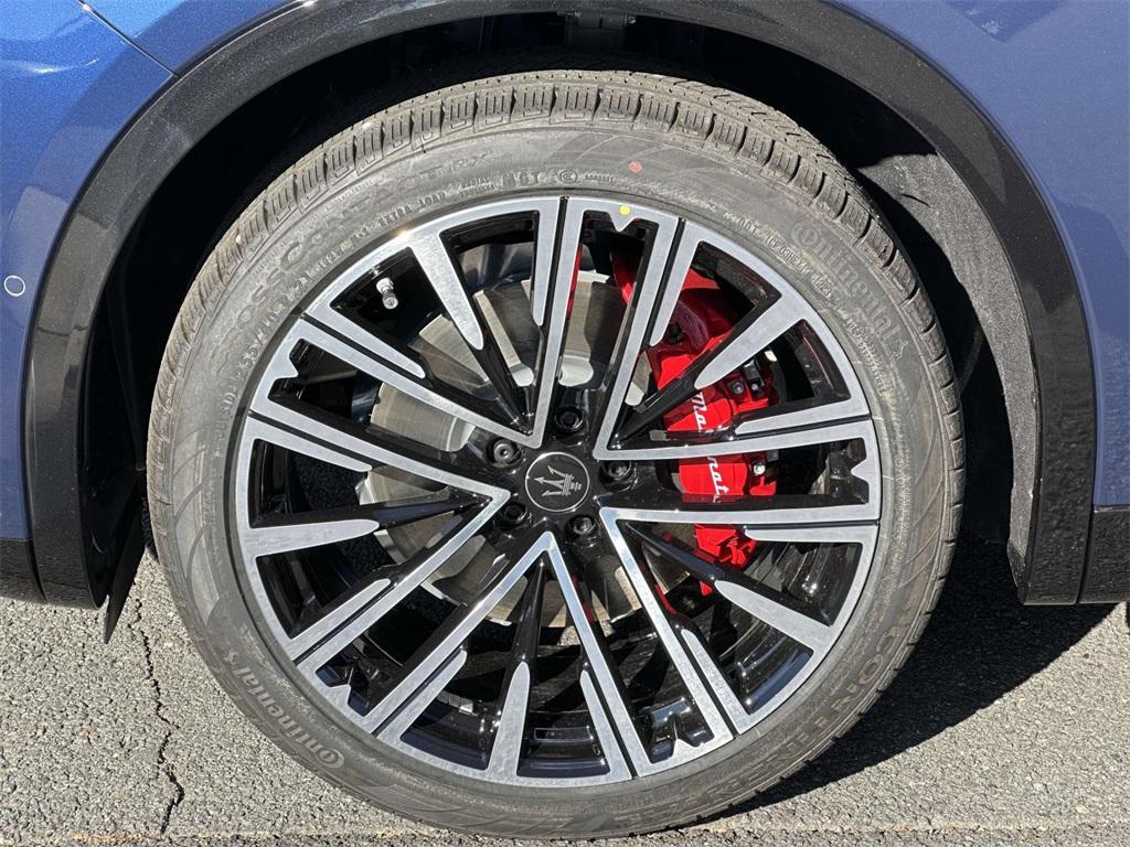 new 2025 Maserati Grecale car, priced at $89,455