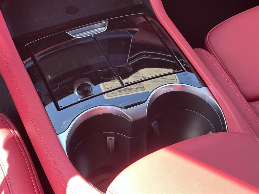 new 2025 Maserati Grecale car, priced at $89,455