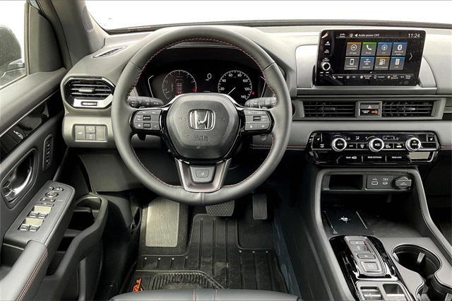 new 2025 Honda Pilot car, priced at $51,830