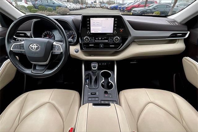 used 2022 Toyota Highlander car, priced at $33,500