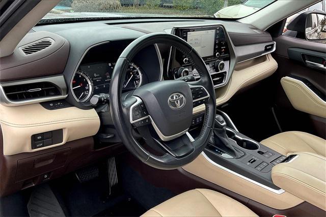 used 2022 Toyota Highlander car, priced at $33,500