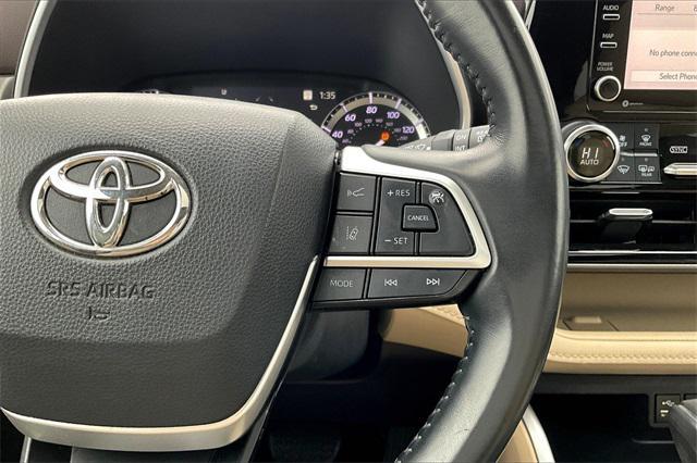 used 2022 Toyota Highlander car, priced at $33,500