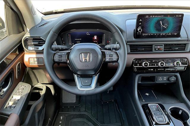 new 2025 Honda Pilot car, priced at $54,530