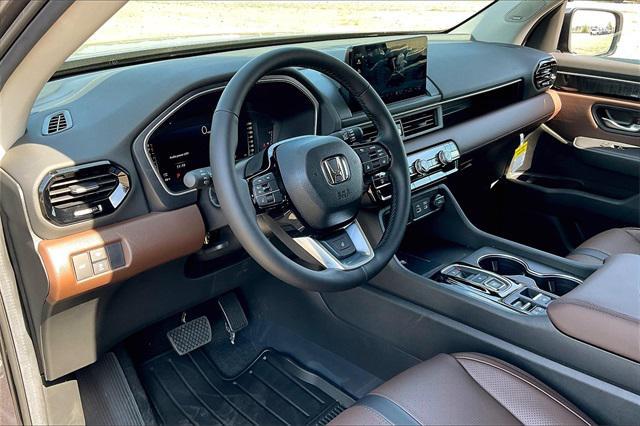 new 2025 Honda Pilot car, priced at $54,530