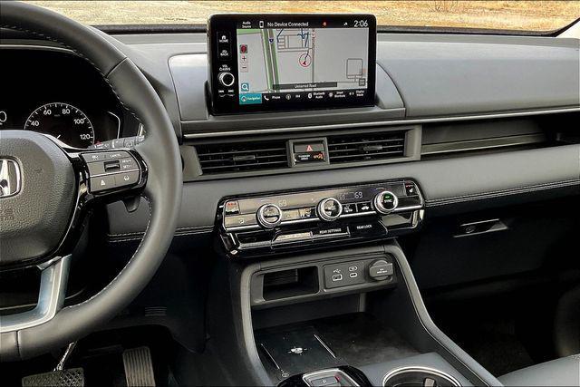new 2025 Honda Pilot car, priced at $50,050