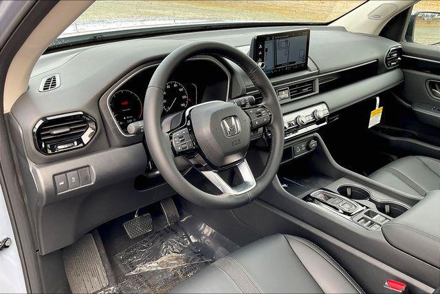 new 2025 Honda Pilot car, priced at $50,050