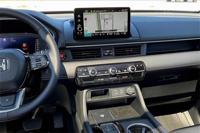 new 2025 Honda Pilot car, priced at $54,530