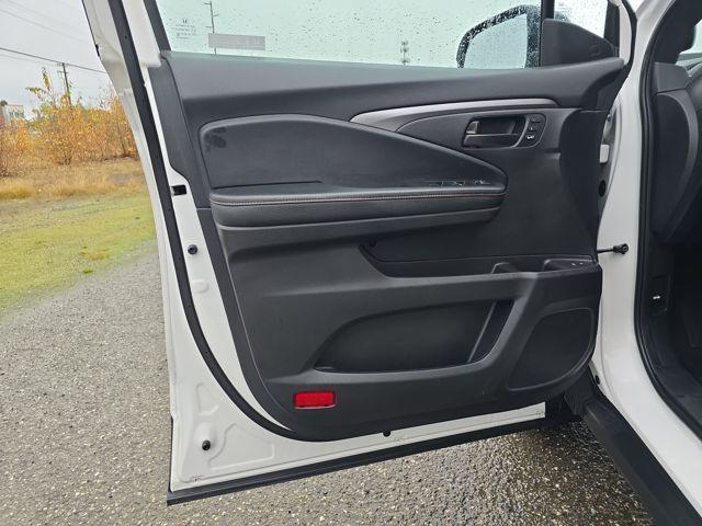 used 2023 Honda Passport car, priced at $33,000