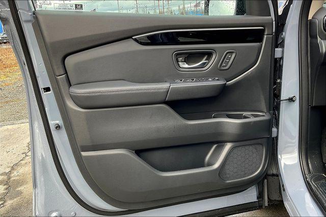 new 2025 Honda Pilot car, priced at $51,505