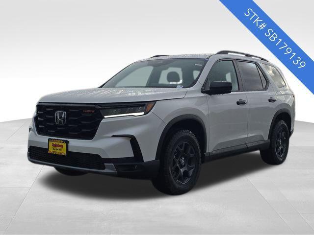 new 2025 Honda Pilot car, priced at $50,330