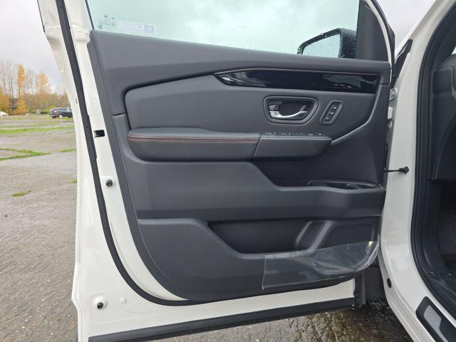 new 2025 Honda Pilot car, priced at $50,330