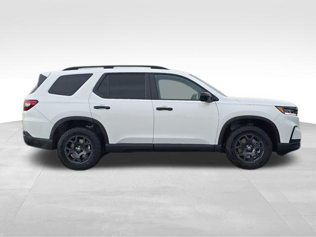 new 2025 Honda Pilot car, priced at $50,330