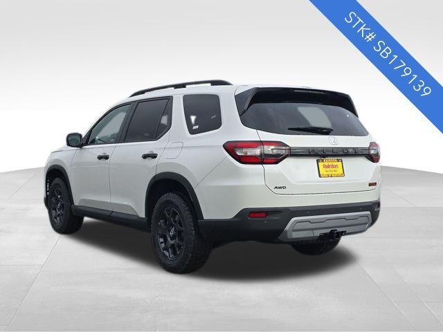 new 2025 Honda Pilot car, priced at $50,330