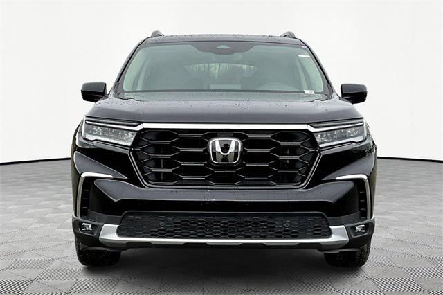 new 2025 Honda Pilot car, priced at $53,250