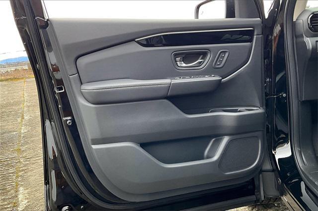 new 2025 Honda Pilot car, priced at $53,250