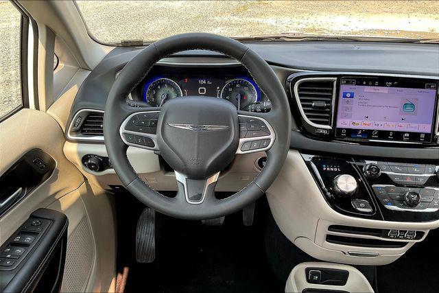 used 2024 Chrysler Pacifica car, priced at $26,500