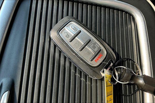 used 2024 Chrysler Pacifica car, priced at $26,500