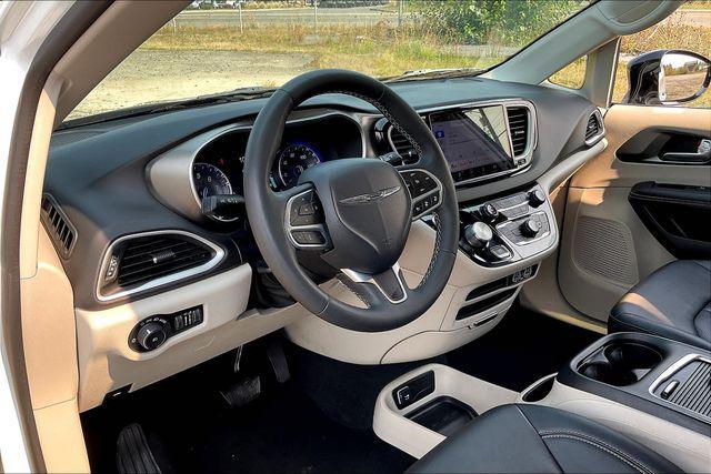 used 2024 Chrysler Pacifica car, priced at $26,500