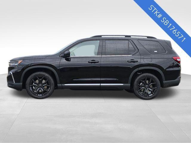 new 2025 Honda Pilot car, priced at $52,995