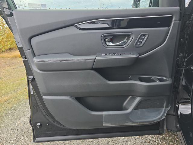 new 2025 Honda Pilot car, priced at $52,995