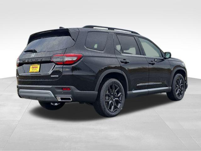new 2025 Honda Pilot car, priced at $52,995