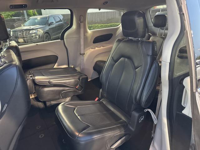 used 2023 Chrysler Pacifica car
