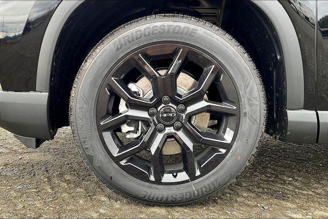 new 2025 Honda Pilot car, priced at $45,997