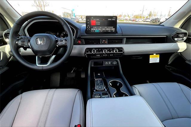 new 2025 Honda Pilot car, priced at $49,405
