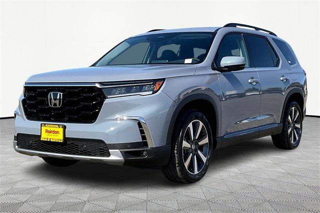 new 2025 Honda Pilot car, priced at $51,450