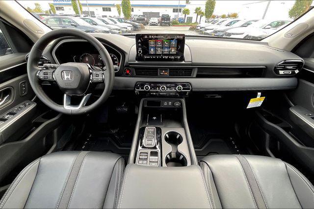 new 2025 Honda Pilot car, priced at $53,450