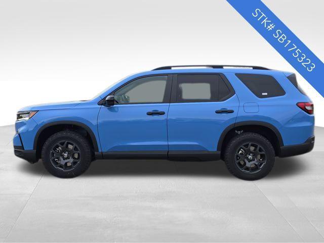 new 2025 Honda Pilot car, priced at $51,350