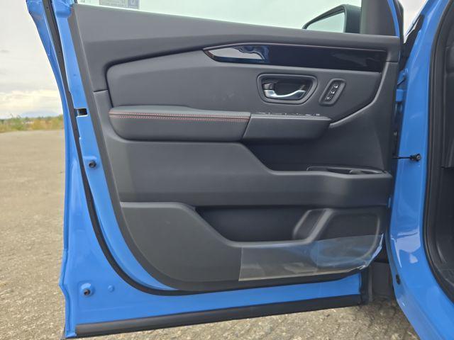 new 2025 Honda Pilot car, priced at $51,350