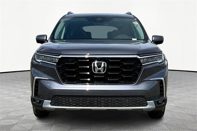 new 2025 Honda Pilot car, priced at $54,530
