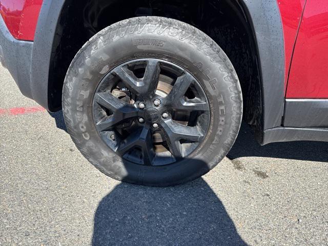 used 2015 Jeep Cherokee car, priced at $11,500