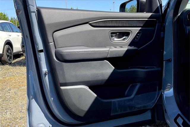 new 2025 Honda Pilot car, priced at $54,985