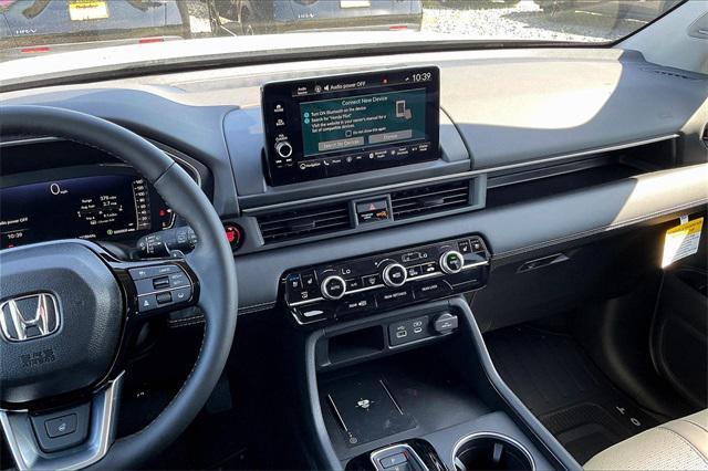 new 2025 Honda Pilot car, priced at $54,985