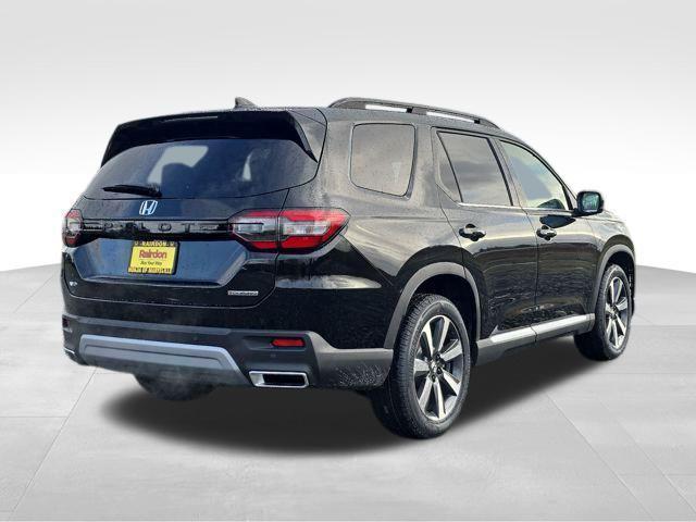 new 2025 Honda Pilot car, priced at $49,595