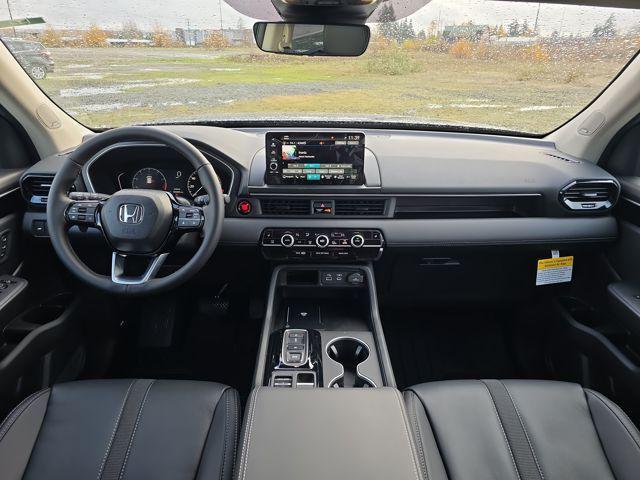 new 2025 Honda Pilot car, priced at $49,595