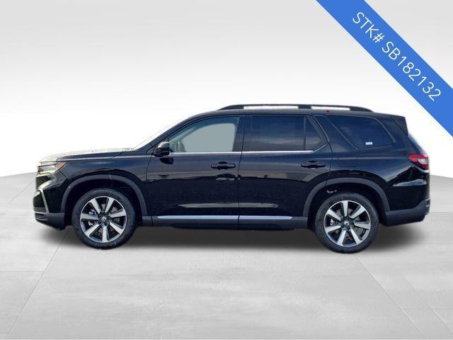 new 2025 Honda Pilot car, priced at $49,595