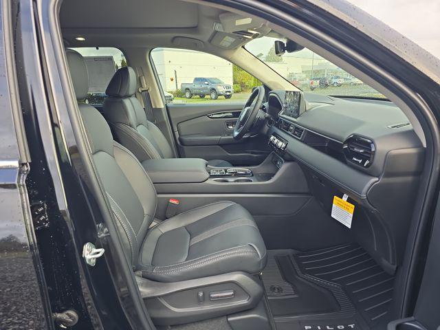 new 2025 Honda Pilot car, priced at $49,595
