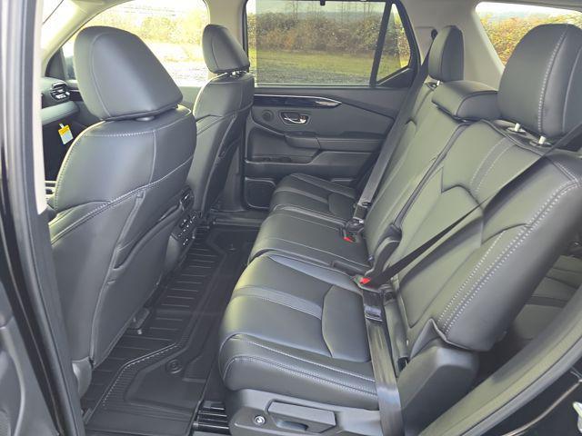 new 2025 Honda Pilot car, priced at $49,595