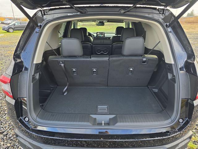 new 2025 Honda Pilot car, priced at $49,595