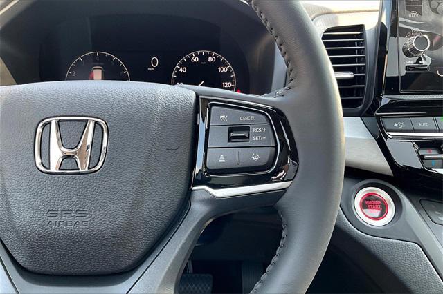 new 2025 Honda Odyssey car, priced at $43,670