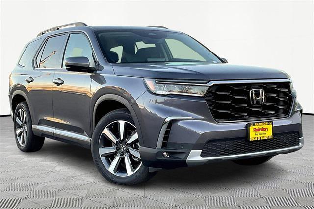 new 2025 Honda Pilot car, priced at $52,715