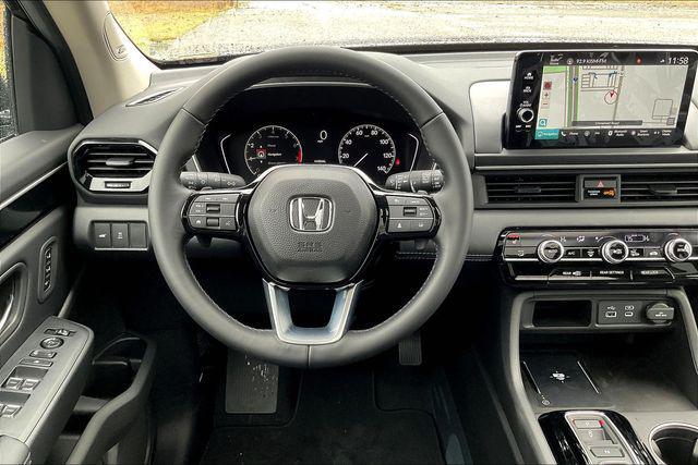 new 2025 Honda Pilot car, priced at $49,595