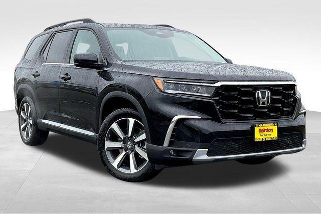 new 2025 Honda Pilot car, priced at $49,595