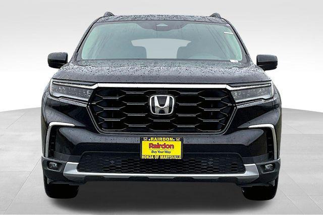 new 2025 Honda Pilot car, priced at $49,595
