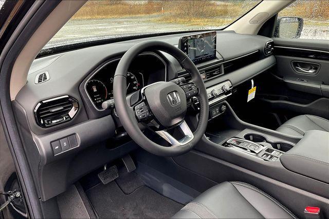 new 2025 Honda Pilot car, priced at $49,595