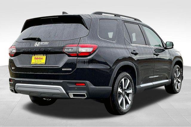 new 2025 Honda Pilot car, priced at $49,595